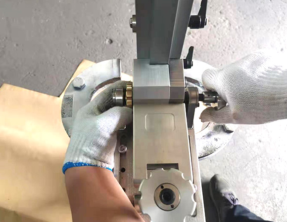 300型齒輪傳動(dòng)研磨機(jī)